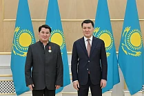 Мирбека Атабекова наградили орденом «Достык» в Казахстане
