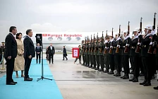 Садыр Жапаров прибыл с рабочим визитом в Турцию для участия в саммите ОТГ