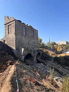 На Лебединовской ГЭС продолжается демонтаж оборудования На Лебединовской ГЭС продолжается демонтаж оборудования