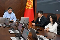 ЦИК Кыргызстана вручил мандаты четырем новым депутатам Жогорку Кенеша