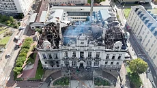 Во Франции после субботних протестов арестовано более 2 тысяч человек. Макрон обещает найти и наказать мародеров