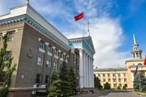 Мэрия Бишкека призывает сохранять облик недавно отремонтированных фасадов зданий