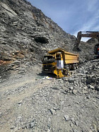 Упавший на грузовик камень убил водителя в Джалал-Абадской области