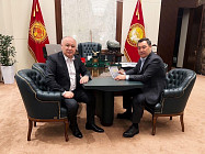 Президент встретился с Омурбеком Текебаевым. Что обсуждали? Президент встретился с Омурбеком Текебаевым. Что обсуждали?