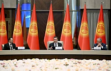 Садыр Жапаров провел рабочее совещание с членами Совета безопасности