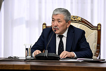 Глава кабмина Кыргызстана утвердил новые условия оплаты труда медиков