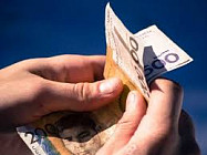 Только 21 процент детей, живущих за чертой бедности в КР, получают пособие
