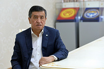 Сооронбай Жээнбеков отвергает заявление Азимбека Бекназарова о давлении Ташиева