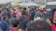 В соцсетях люди жалуются на нехватку транспорта до Кырчына - видео