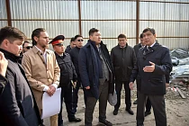 «Вы снова огораживаете территорию, а завтра там появятся бутики»: Мэр Бишкека призвал руководство ЦУМ не допускать повторения прежних ошибок «Вы снова огораживаете территорию, а завтра там появятся бутики»: Мэр Бишкека призвал руководство ЦУМ не допускать повторения прежних ошибок