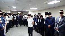 В Бишкеке задержаны 5 инспекторов Налоговой за системную коррупцию