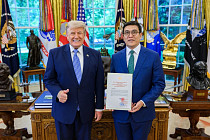 Эдиль Байсалов вручил верительные грамоты Дональду Трампу Эдиль Байсалов вручил верительные грамоты Дональду Трампу