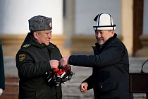 Кабмин передал Минобороны более 80 автомобилей